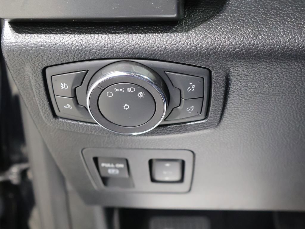 Used 2018 Ford F150 XLT w/ Equipment Group 302A Luxury AWD/4WD image 32