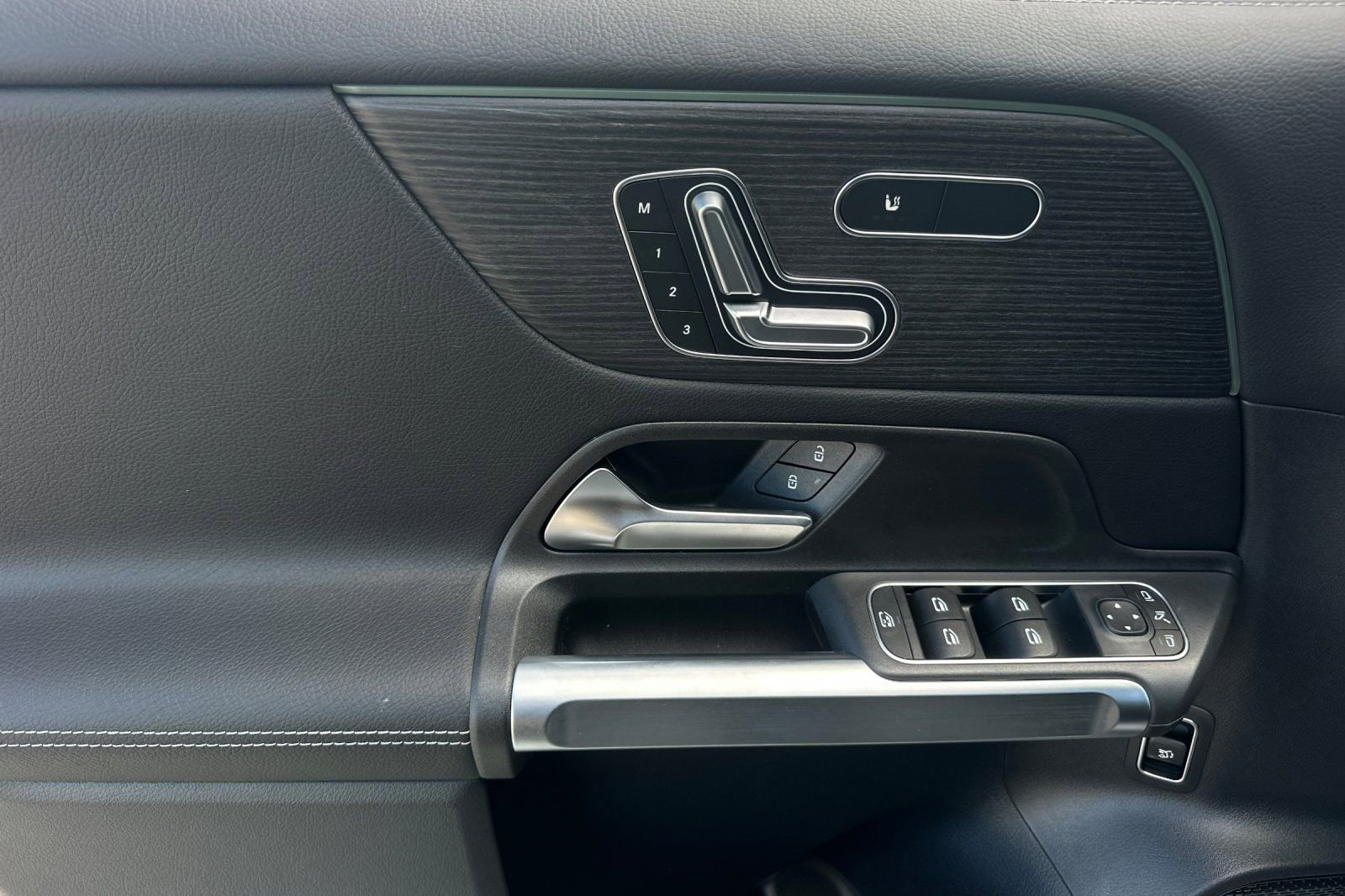 New 2026 Mercedes-Benz GLB 250 image 22