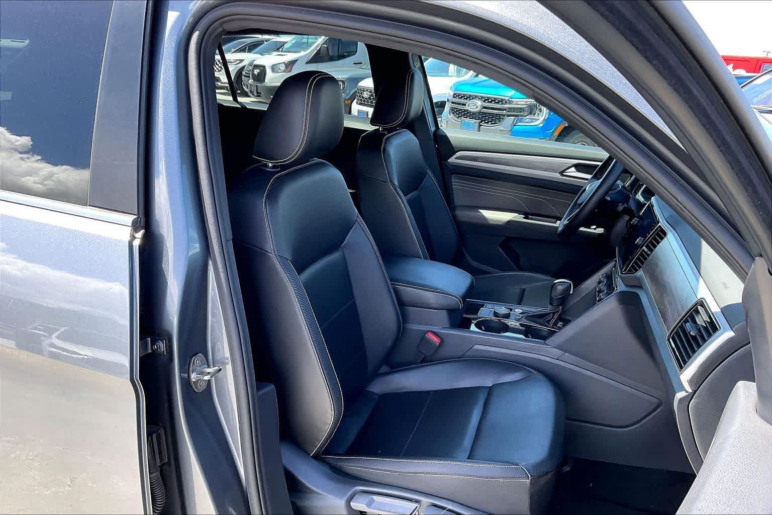 Used 2022 Volkswagen Atlas Cross Sport SE AWD/4WD image 13