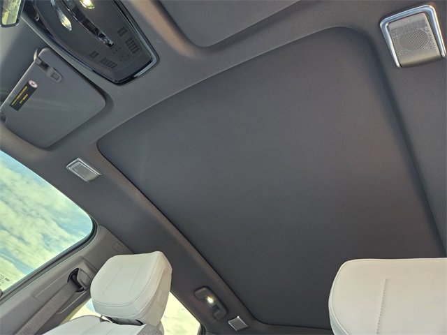 New 2026 Cadillac Optiq Luxury 1 image 21