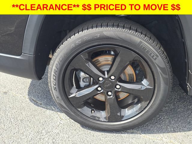 Used 2023 Jeep Grand Cherokee L Limited w/ Black Appearance Package AWD/4WD image 34