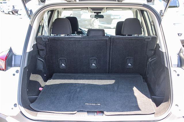 Used 2023 Nissan Rogue SV image 15