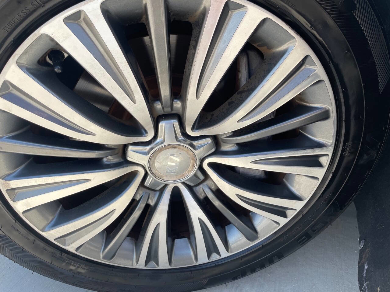 Used 2016 Kia K900 Luxury RWD image 47