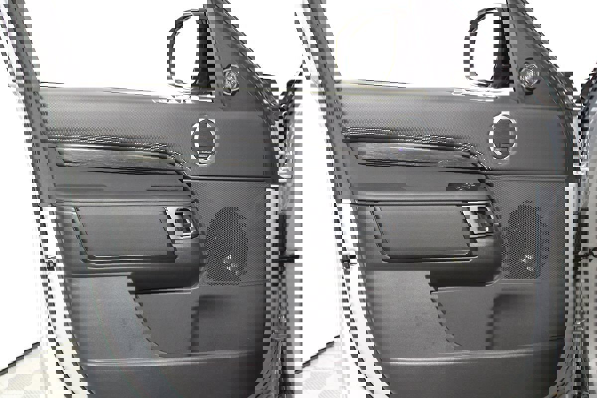 Used 2022 Land Rover Discovery S R-Dynamic image 7