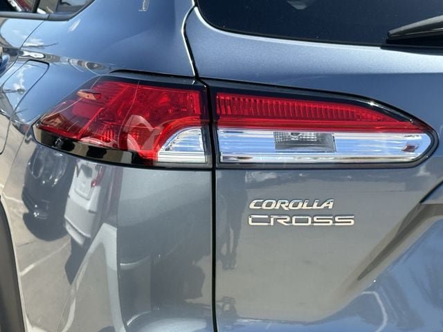 Used 2023 Toyota Corolla Cross LE FWD image 6