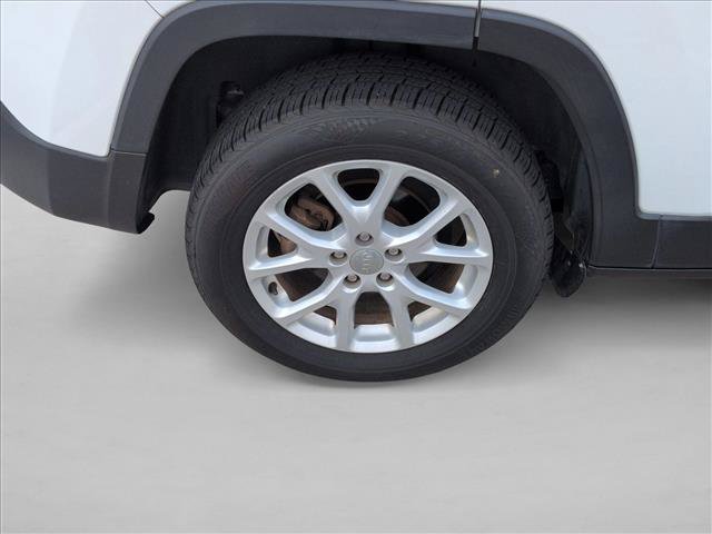 Used 2017 Jeep Cherokee Latitude FWD image 20