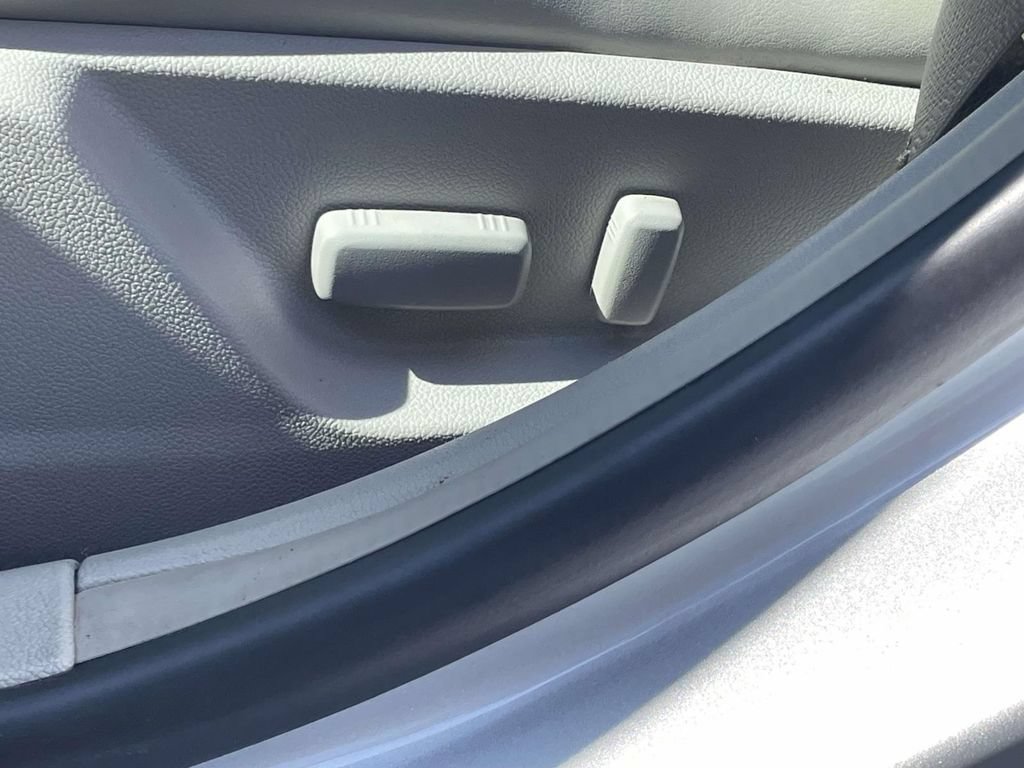 Used 2010 Cadillac CTS Luxury RWD image 17