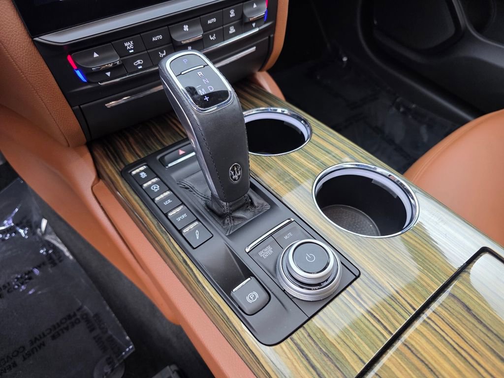 Used 2021 Maserati Quattroporte S Q4 AWD/4WD image 25
