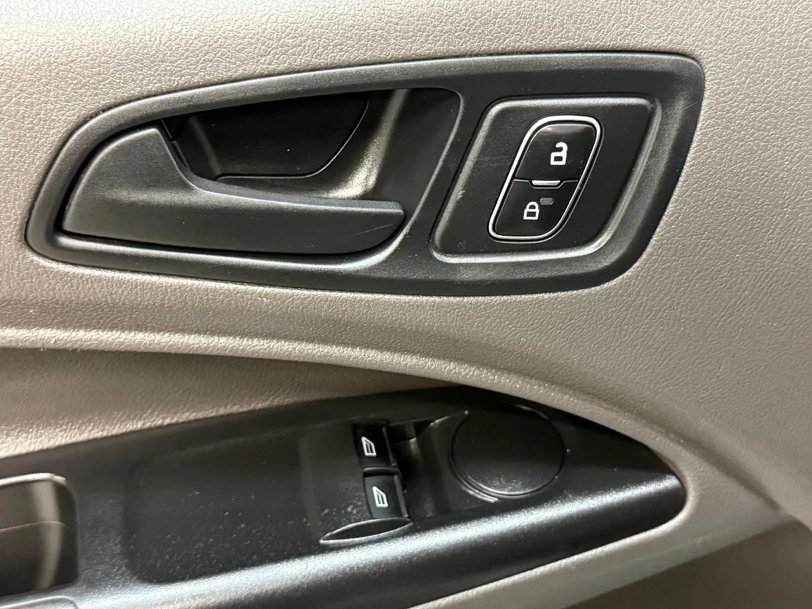 Used 2020 Ford Transit Connect XL image 20