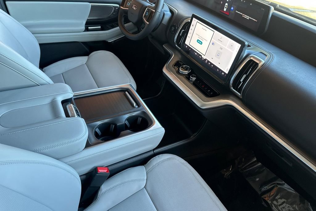 New 2026 Ford Expedition Platinum AWD/4WD image 15