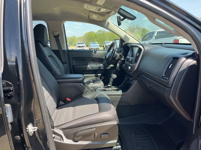 Used 2016 GMC Canyon SLE w/ All Terrain Package AWD/4WD image 17