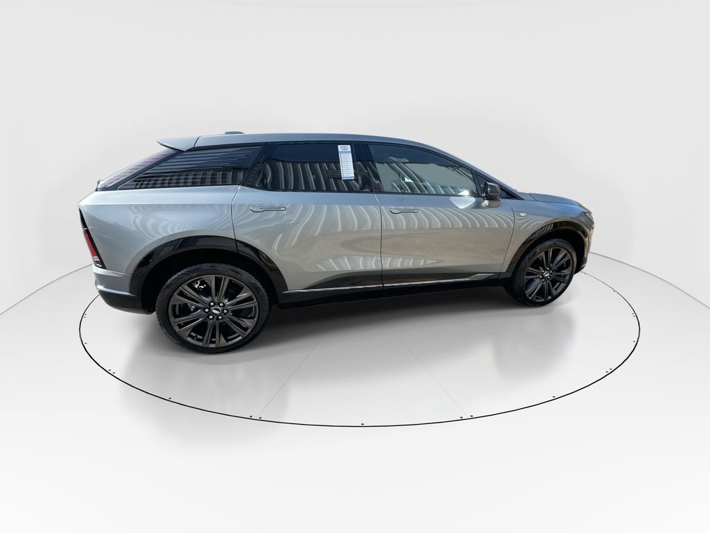 Used 2025 Cadillac Optiq Sport 2 image 9