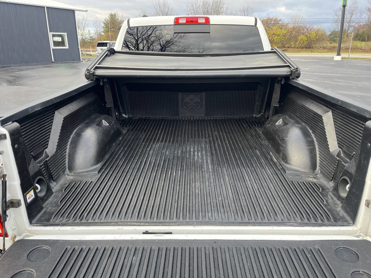 Used 2017 RAM 1500 Outdoorsman image 8