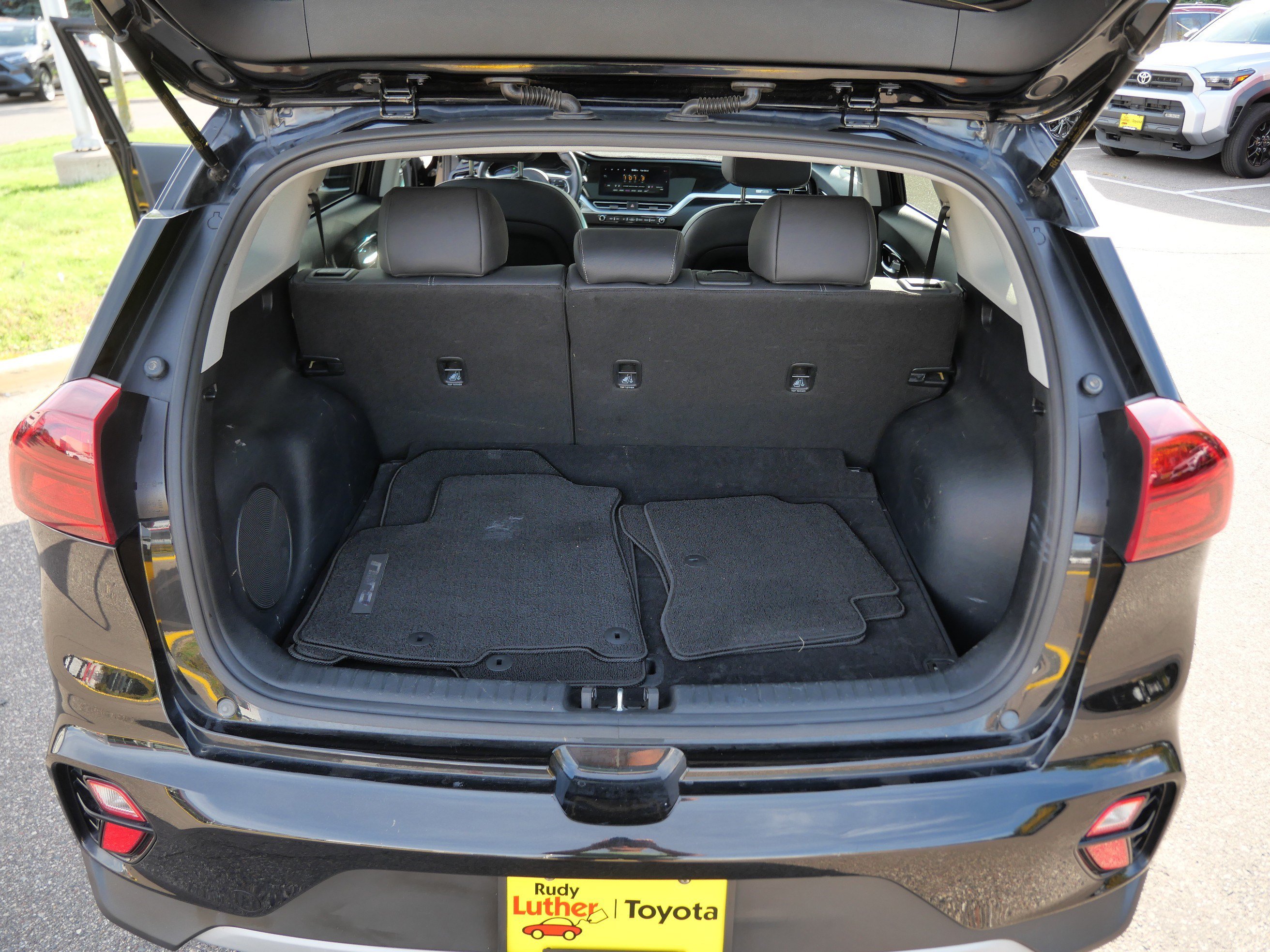 Used 2022 Kia Niro Touring Special Edition FWD image 18