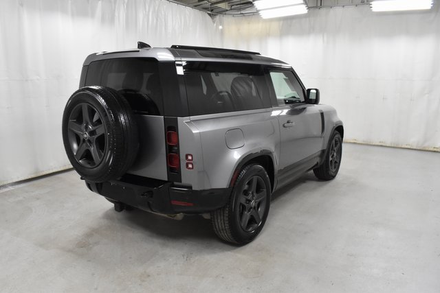Used 2024 Land Rover Defender 90 X-Dynamic SE image 5