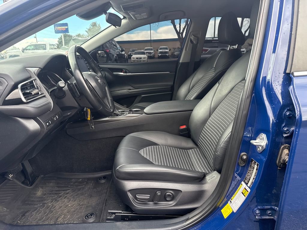 Used 2024 Toyota Camry SE image 10