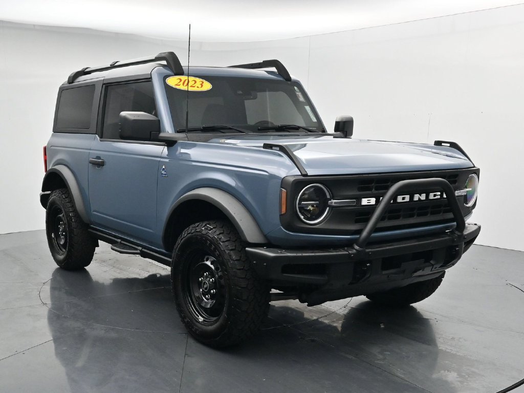 Used 2023 Ford Bronco Black Diamond AWD/4WD image 2