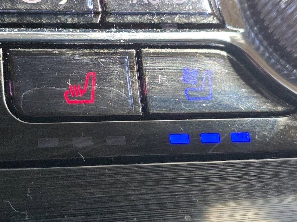 Used 2023 Lincoln Nautilus Reserve w/ Cargo Utility Package AWD/4WD image 6