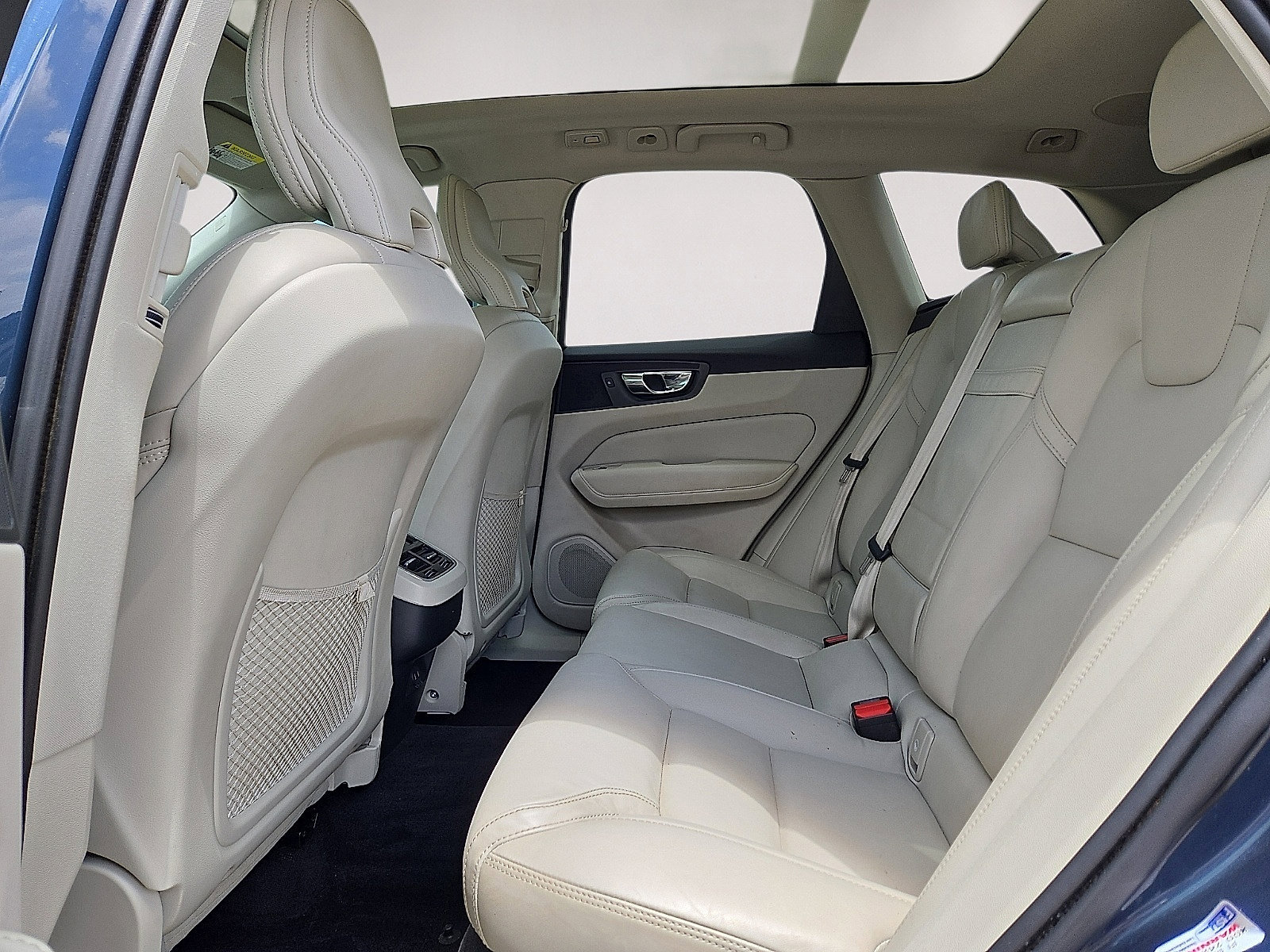 Used 2022 Volvo XC60 B5 Inscription w/ Advanced Package AWD/4WD image 15