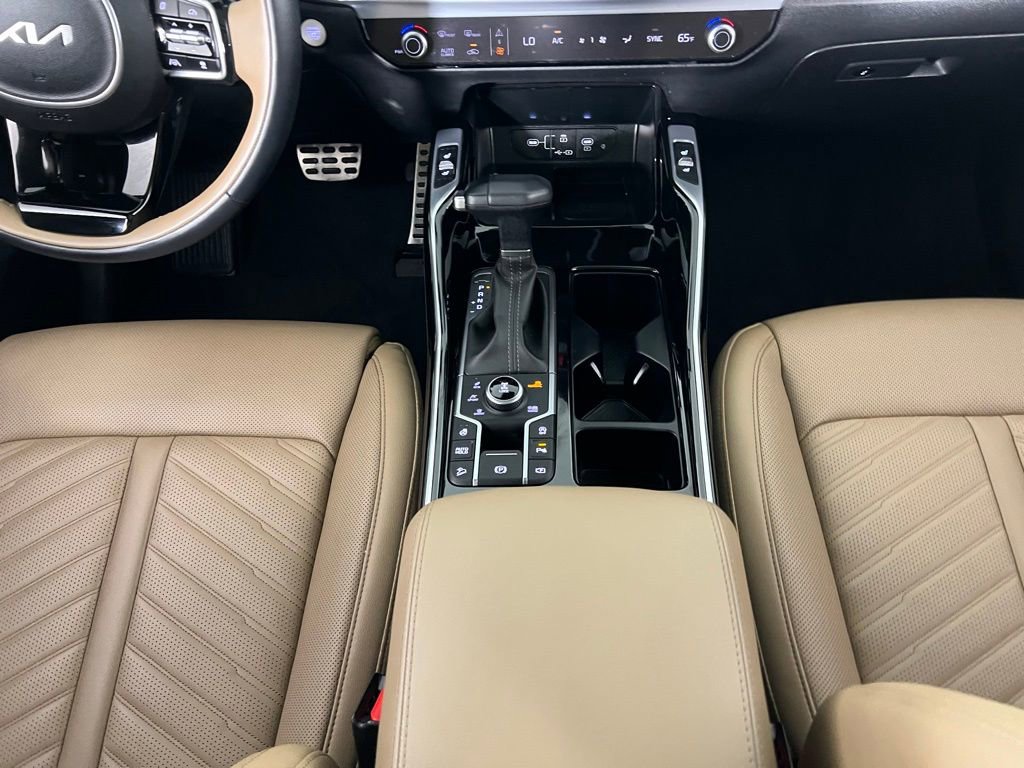 Used 2024 Kia Sorento SX Prestige w/ Olive Brown Leather Package image 16