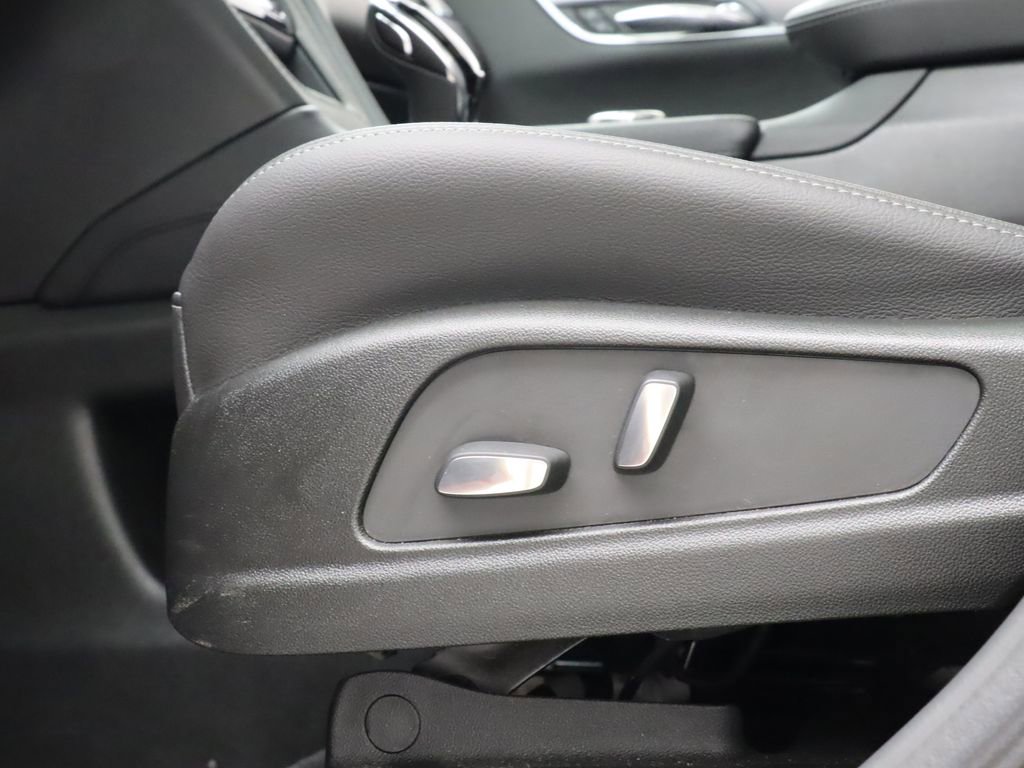 Used 2024 Cadillac XT6 Luxury AWD/4WD image 14