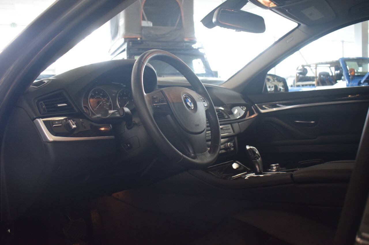 Used 2012 BMW 528i Sedan RWD image 41