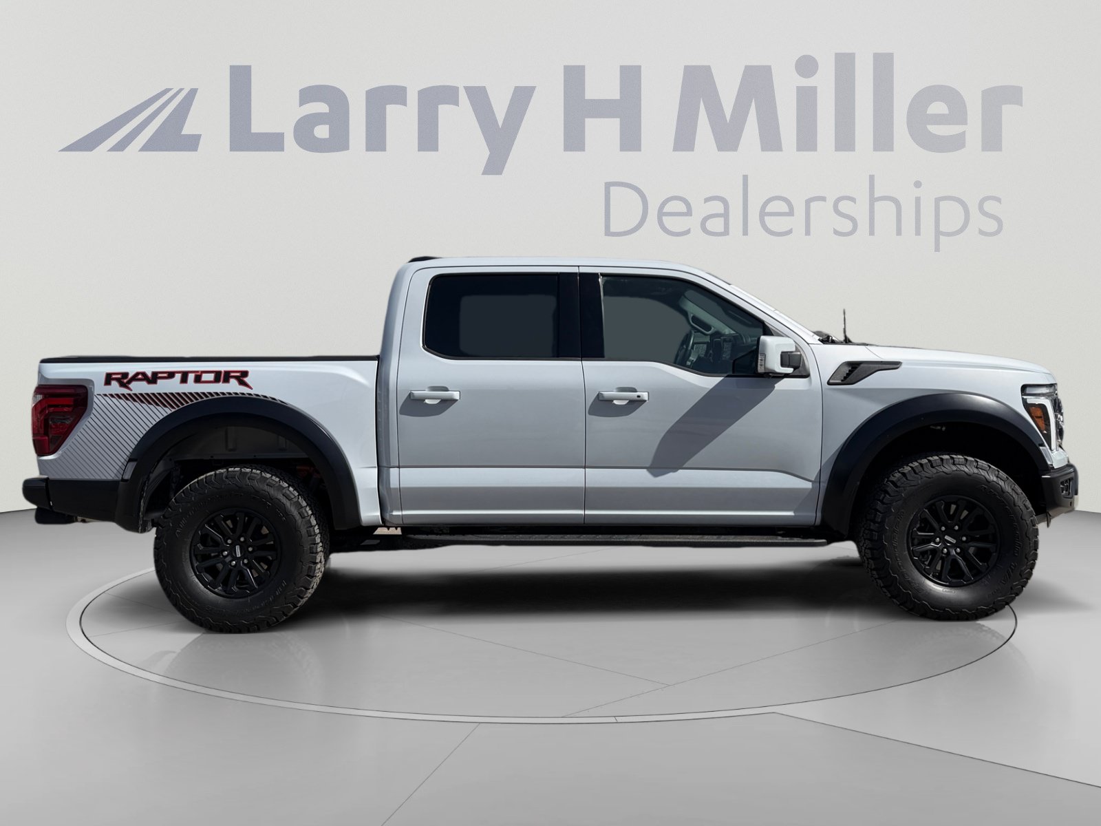 Used 2025 Ford F150 Raptor AWD/4WD image 6