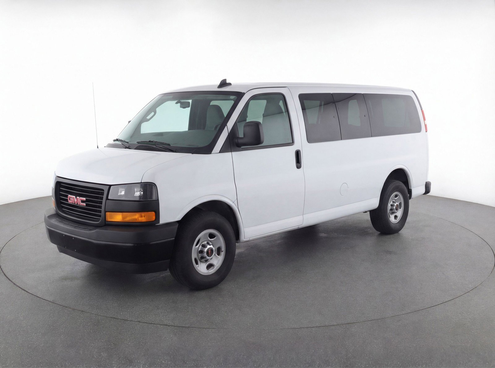 Used 2025 GMC Savana 3500 LT w/ LT Preferred Equipment Group image 3