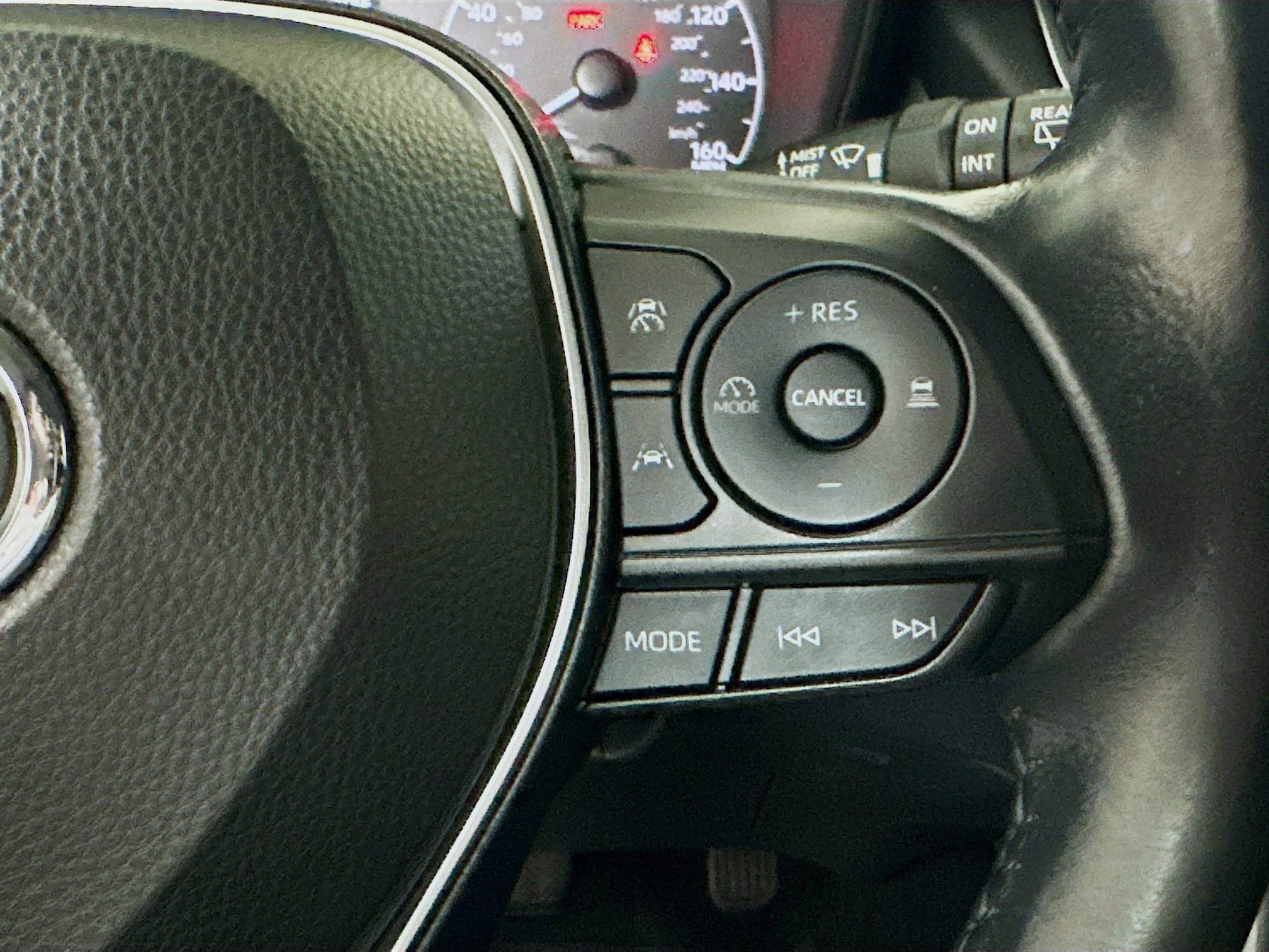 Used 2023 Toyota Corolla Cross LE image 17