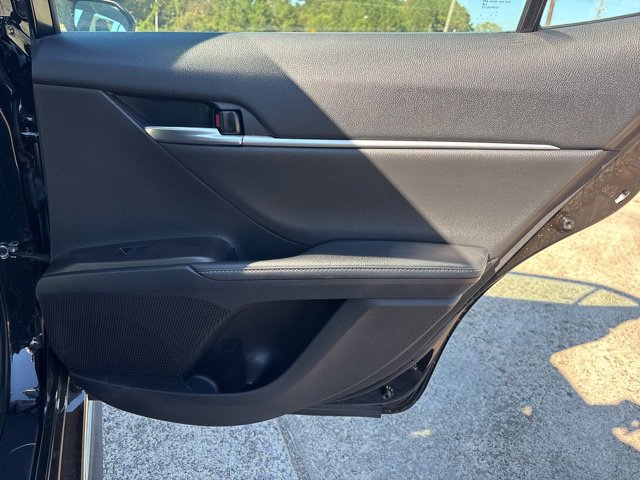 Used 2022 Toyota Camry XSE image 11