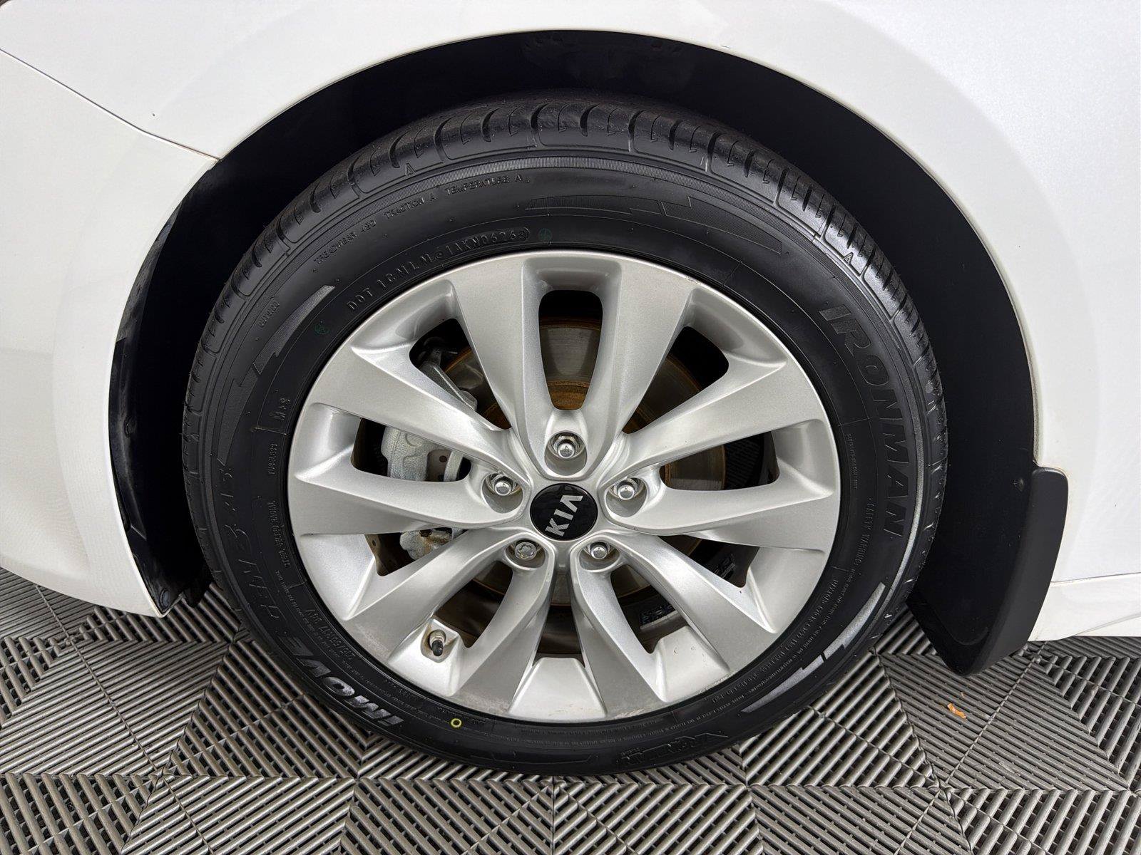 Used 2016 Kia Optima EX w/ Premium Package FWD image 8