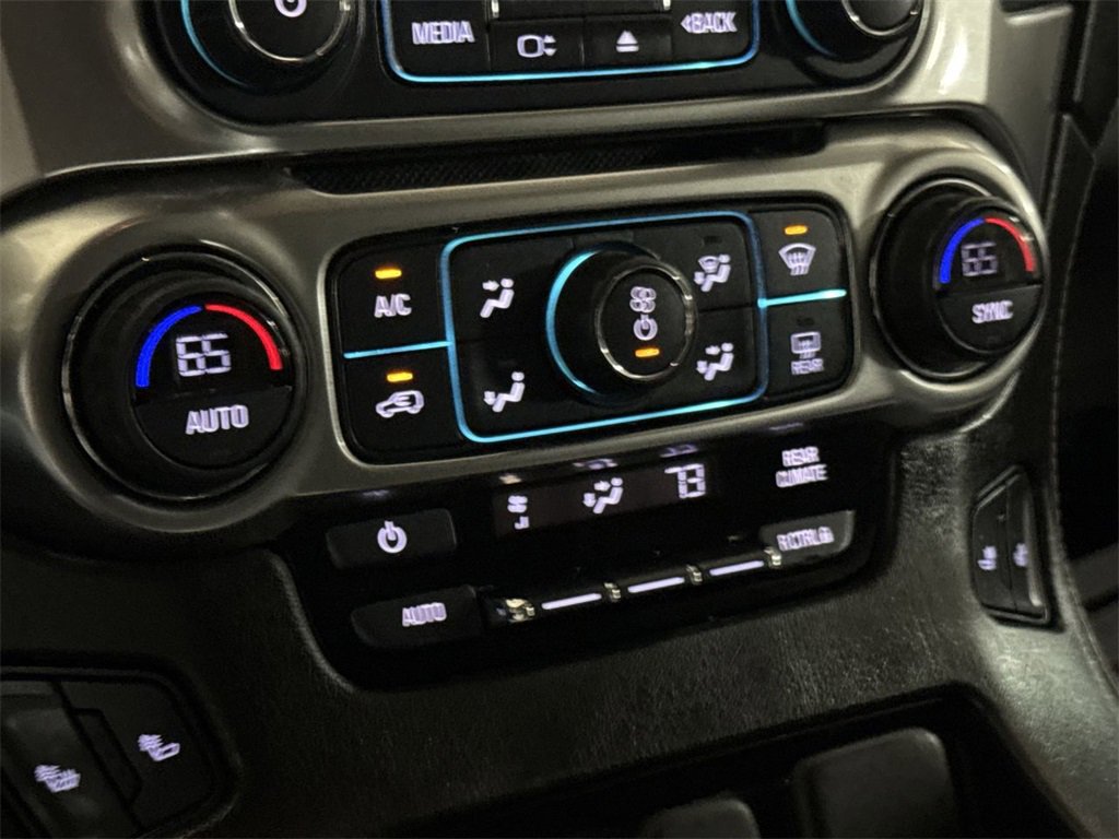 Used 2017 Chevrolet Suburban LT w/ Luxury Package image 15