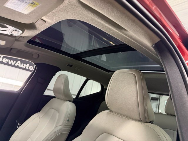 Used 2019 Volvo XC40 T5 Momentum AWD/4WD image 15