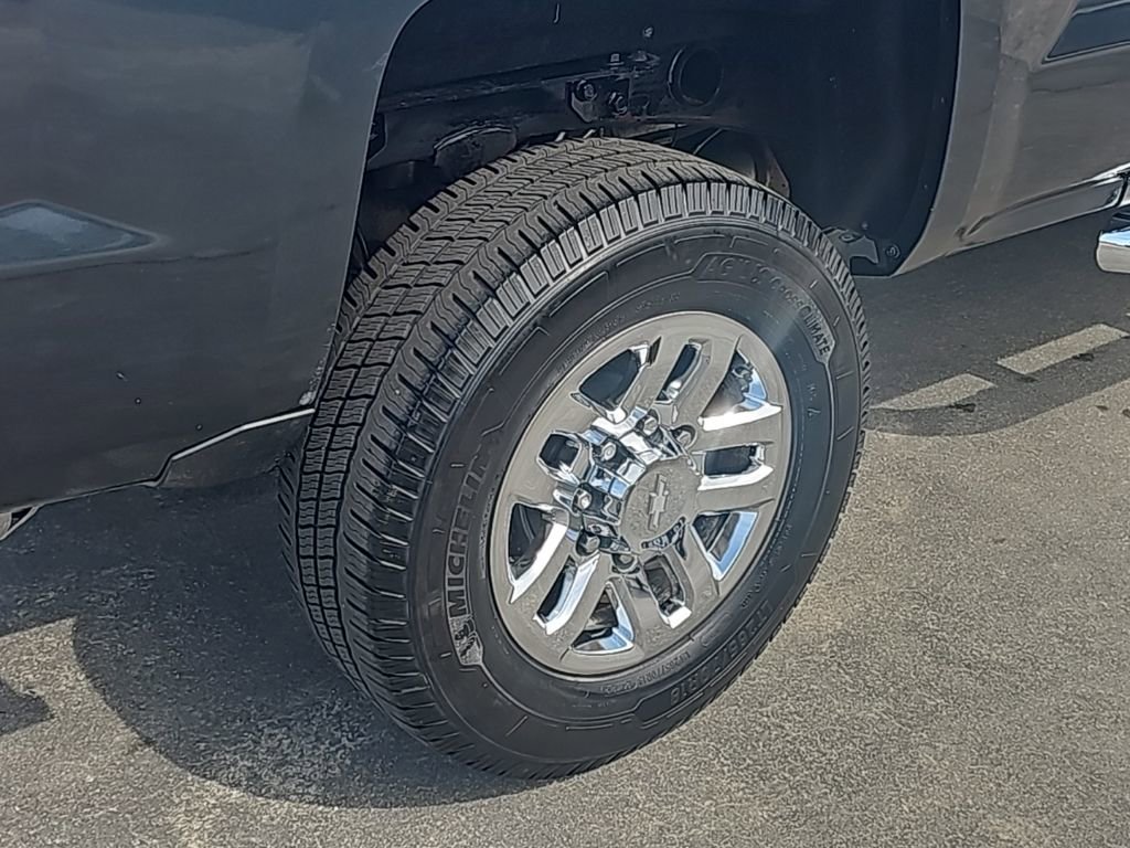Used 2017 Chevrolet Silverado 2500 LTZ w/ Duramax Plus Package RWD image 8
