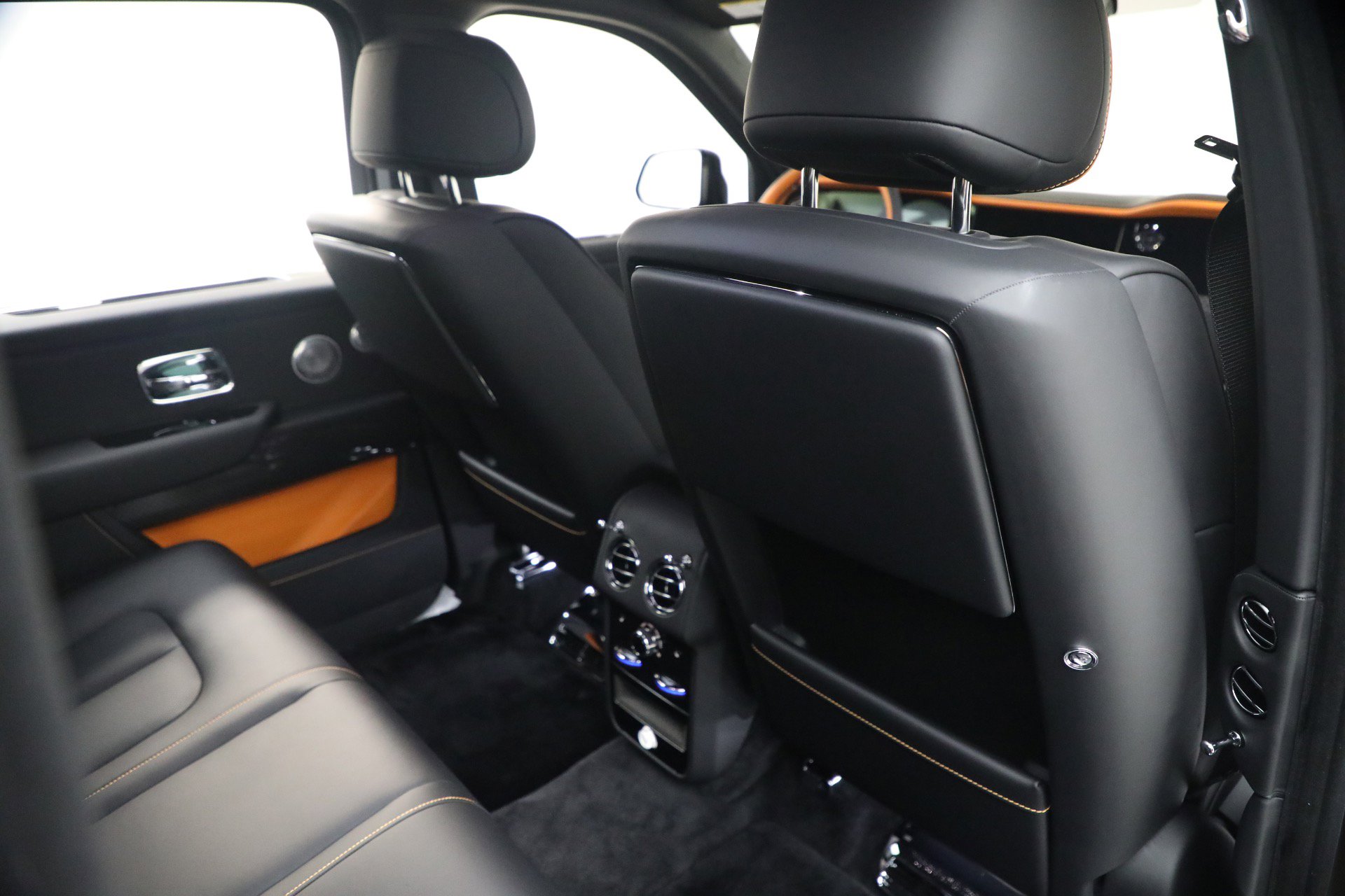 New 2026 Rolls-Royce Cullinan Black Badge AWD/4WD image 24