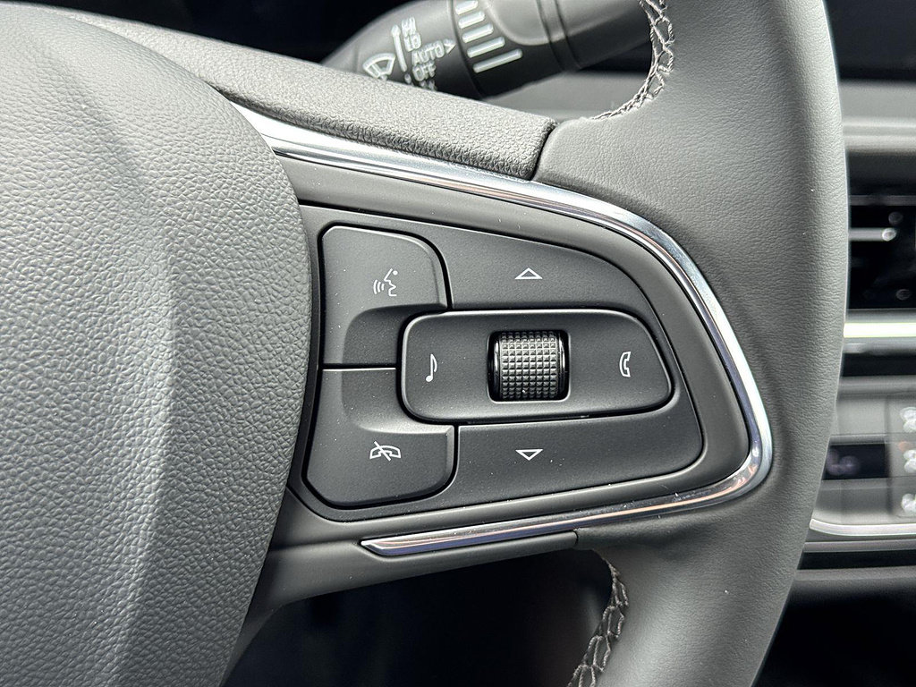 Used 2026 Buick Envista Sport Touring w/ Convenience II Package FWD image 10