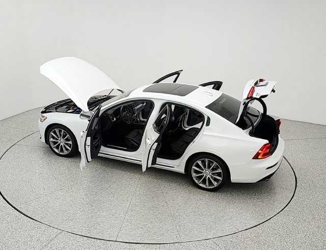 Used 2020 Volvo S60 T5 Momentum FWD image 24