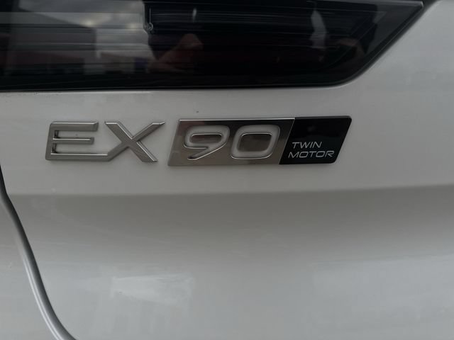 New 2025 Volvo EX90 Plus AWD/4WD image 33