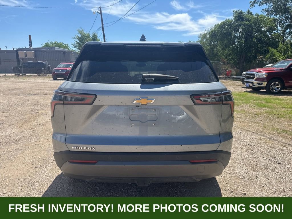 Used 2025 Chevrolet Equinox LT FWD image 3
