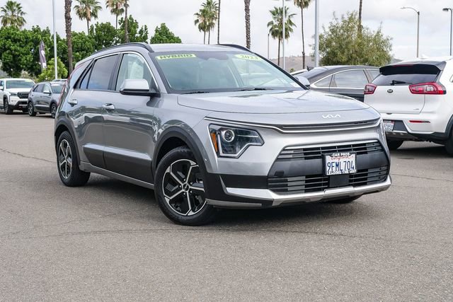 Used 2023 Kia Niro EX image 2