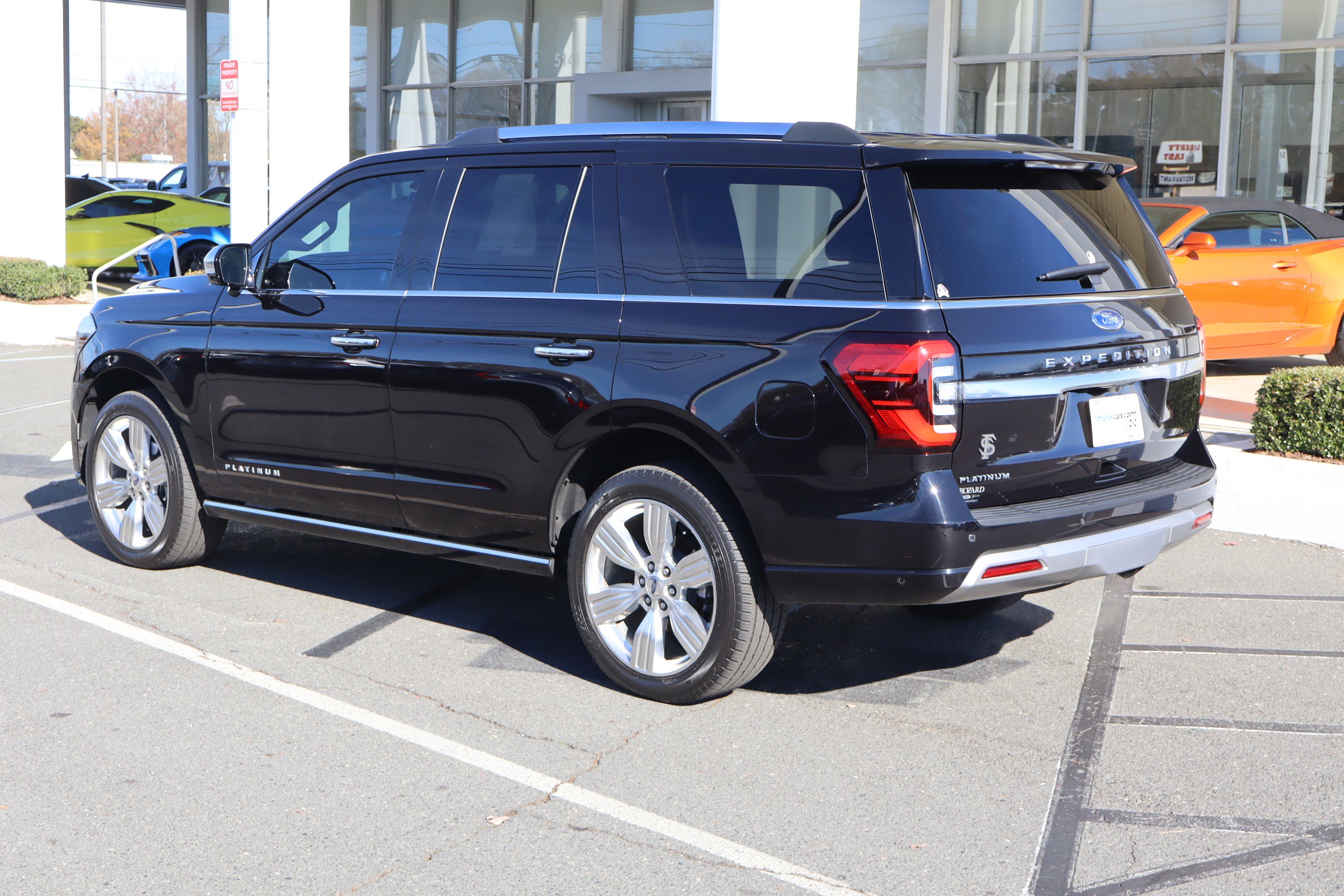 Used 2024 Ford Expedition Platinum image 8