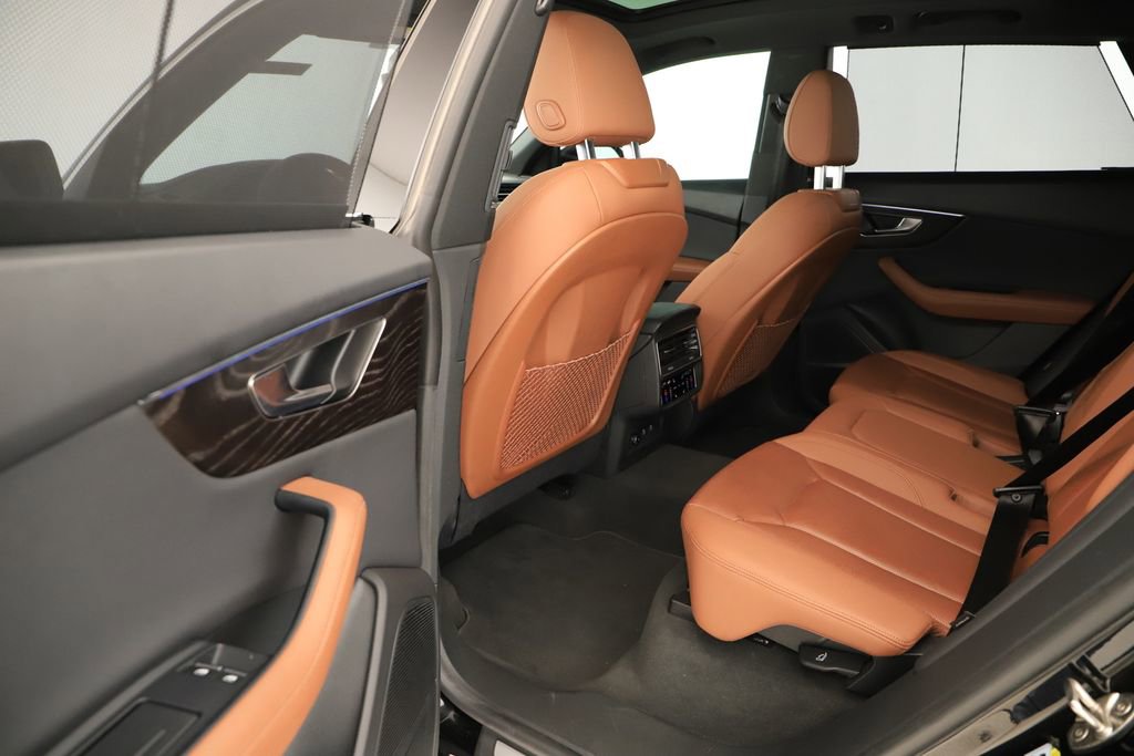 Used 2023 Audi Q8 Prestige w/ Prestige Package image 31