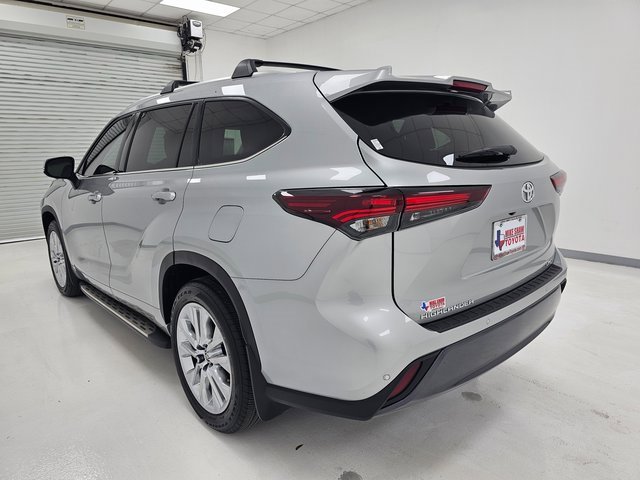 Used 2024 Toyota Highlander Limited image 37
