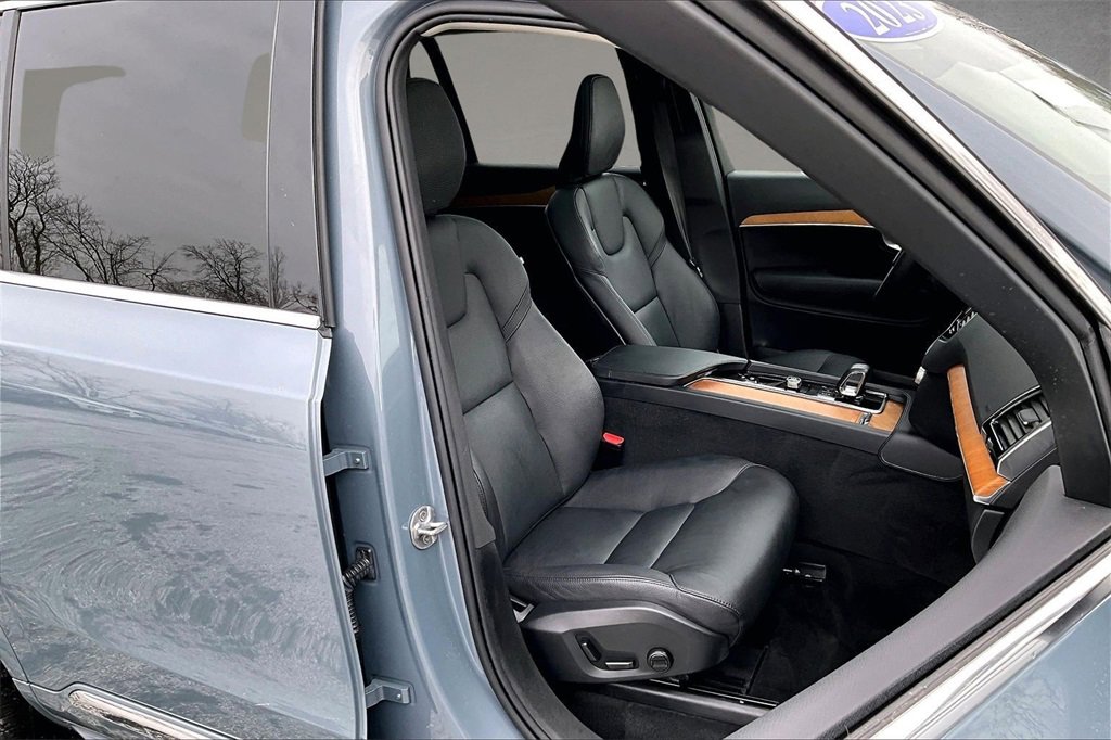 Used 2023 Volvo XC90 B6 Plus w/ Protection Package Premier image 30