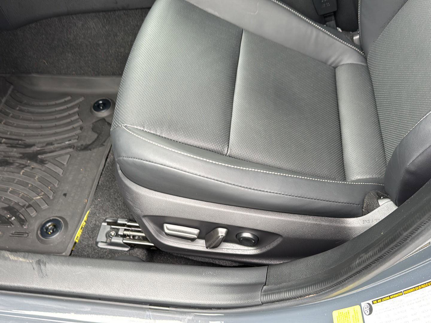 Certified 2023 Toyota Prius XLE image 27