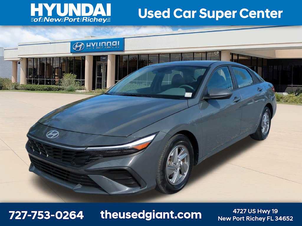 Certified 2025 Hyundai Elantra SE FWD image 1