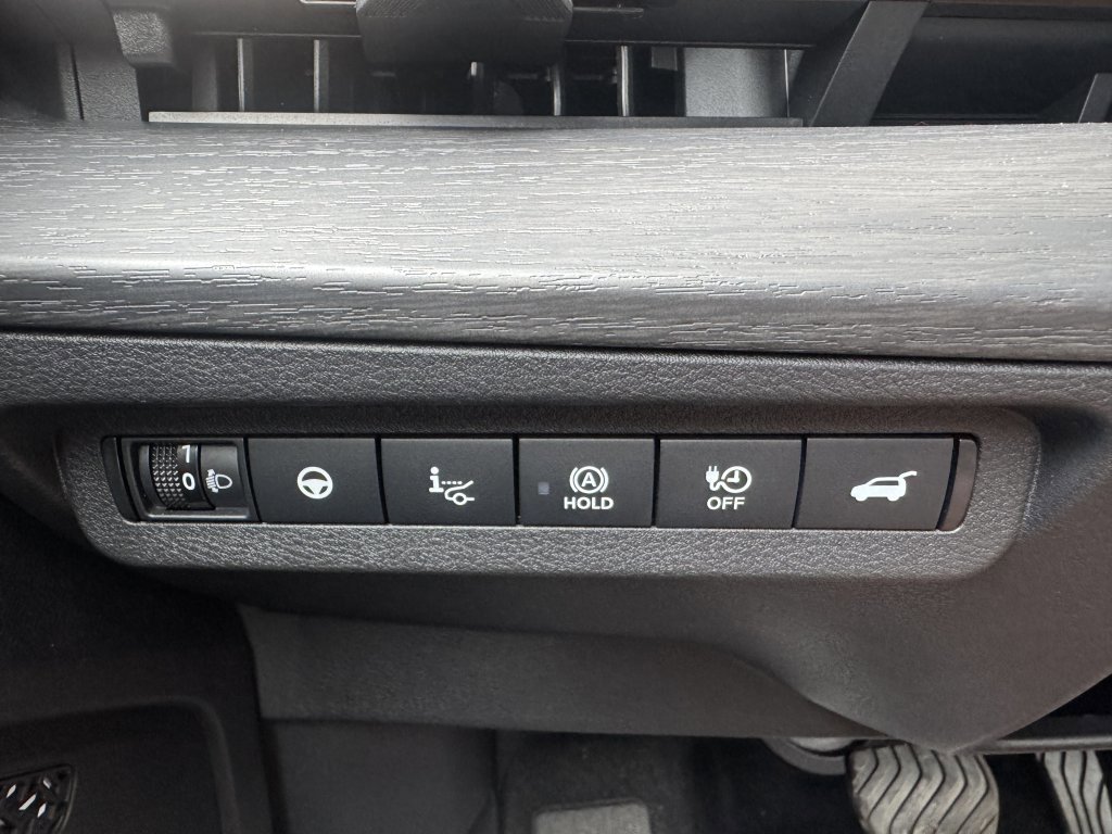 Used 2024 Nissan Ariya FWD image 31