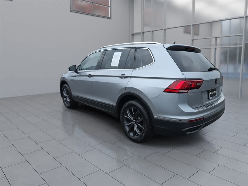 Used 2023 Volkswagen Tiguan SE w/ Panoramic Sunroof Package AWD/4WD image 7