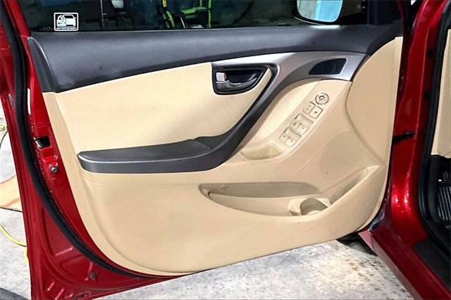 Used 2011 Hyundai Elantra GLS w/ Navigation Pkg 4 image 18