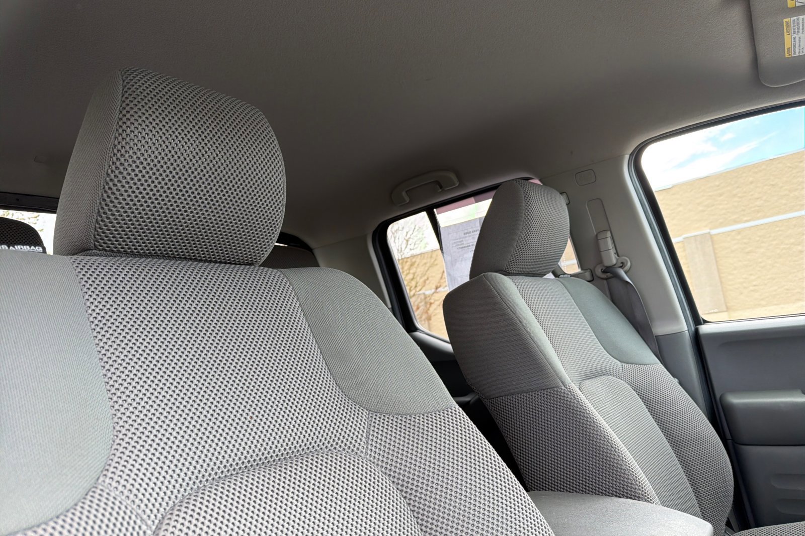 Used 2016 Nissan Frontier SV image 16